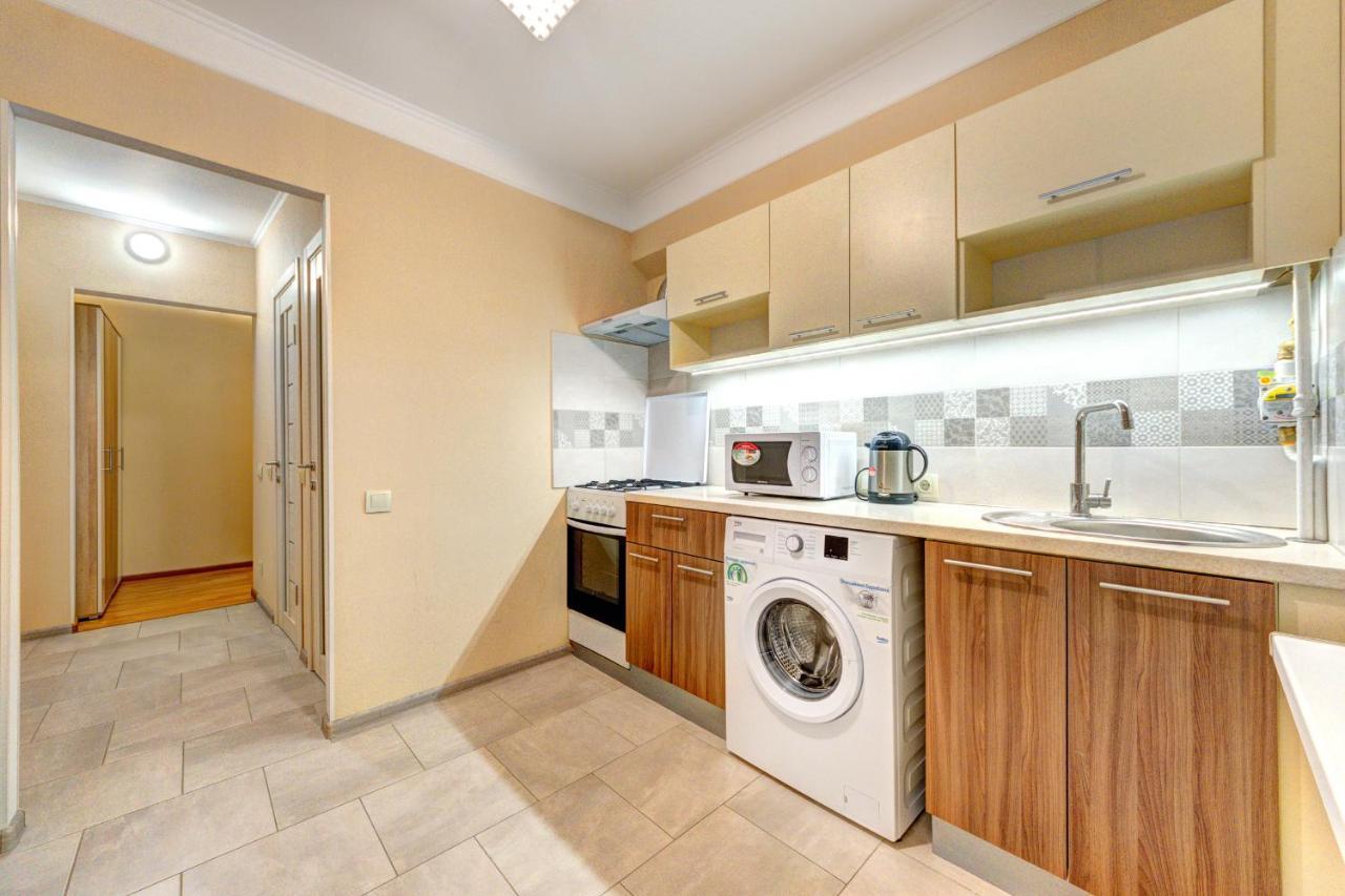 Apartments Near Ocean Plaza Druzhby Narodov Boulevard 8A Kyiv Exterior photo